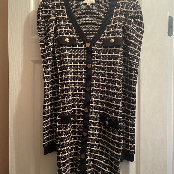 Dress small - Picture 1 of 3